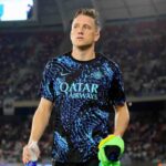Zielinski con la maglia dell'allenamento dell'inter