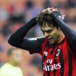 Kakà con le mani tra i capelli