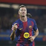 Robert Lewandowski esulta