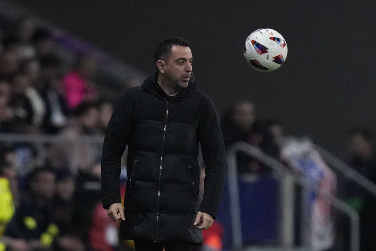 Xavi da allenatore del Barcellona